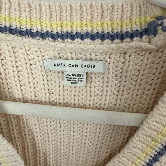 American Eagle Outfitters 100% Cotton Cream Knit Button Vest with Contrast Trim - Picture 2 of 4